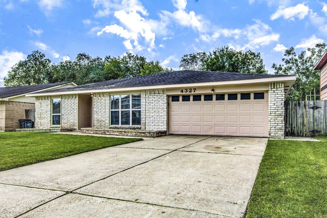 Foto principal - 4327 Lucian Ln