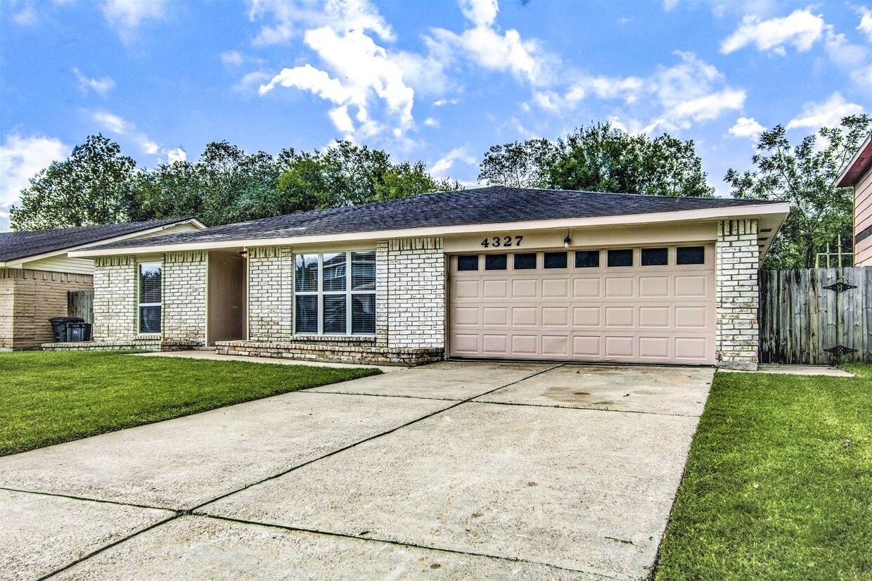 Primary Photo - 4327 Lucian Ln