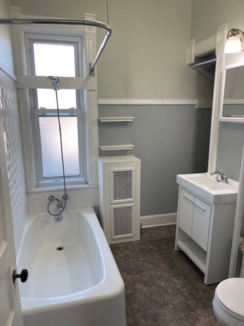 Foto del edificio - 122 Elgin Ave