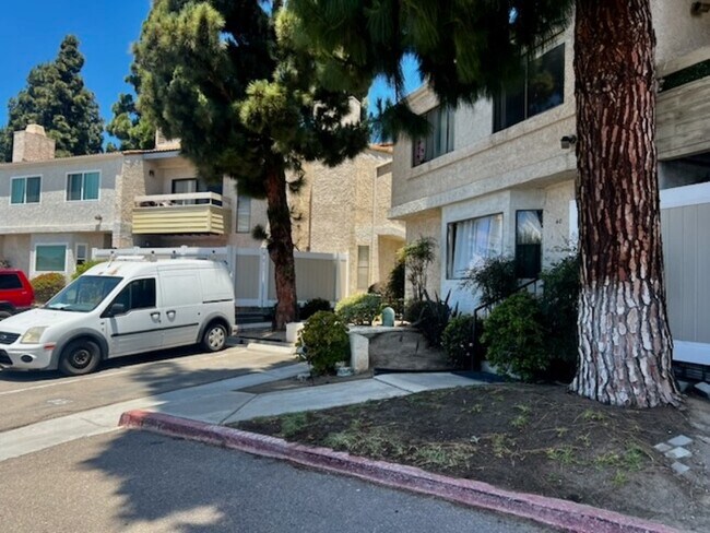 Building Photo - 1720 Melrose Ave