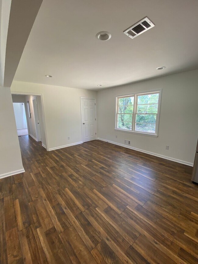 Foto del edificio - 3 Bedroom 2 Bath Home on Lost Mountain Road