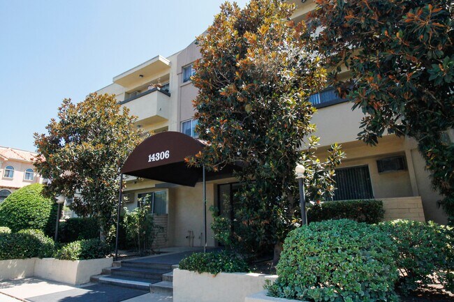 Foto del edificio - 14306 Riverside Dr
