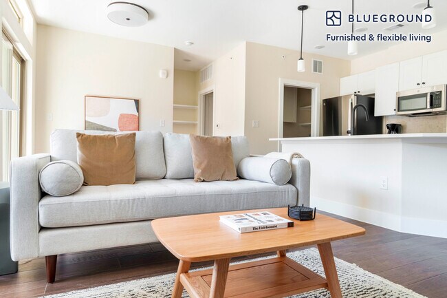 Foto del edificio - 1501 W Howard Ln