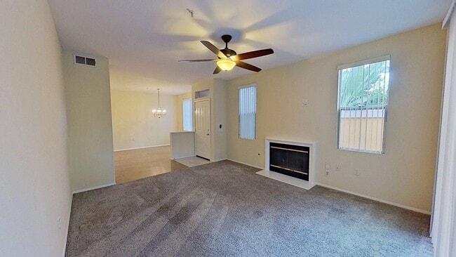 Foto del edificio - 1704 Reggio Aisle