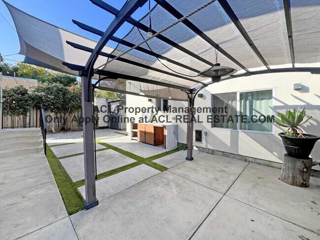 Foto del edificio - Beautiful, Modern and Affordable Studio Home For Rent
