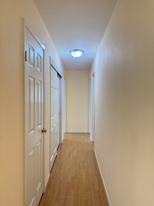 Foto del edificio - 964 Dawnview Ct