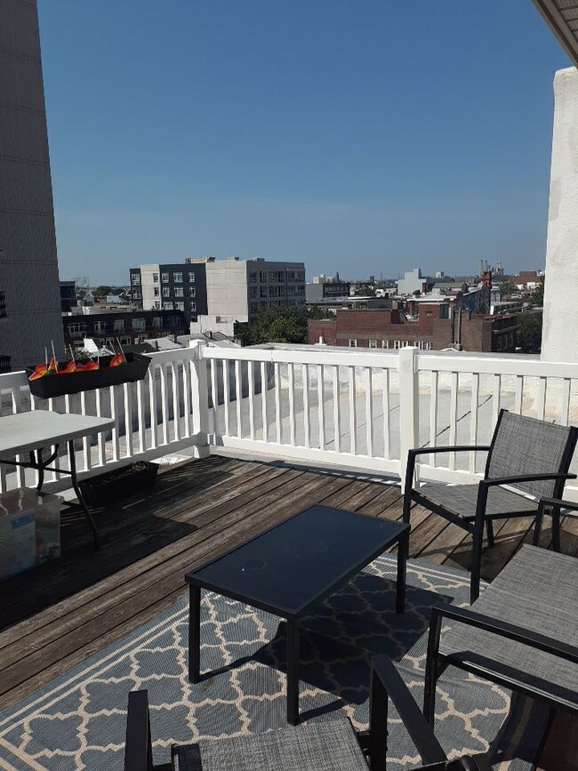 Building Photo - 1311 Lombard St