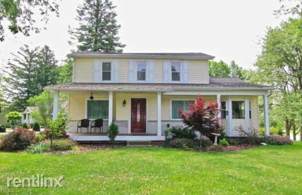 Primary Photo - 4 br, 2.5 bath Apartment - 31250 Pinetree Rd