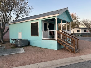 Building Photo - 2211 Ashberry Ave