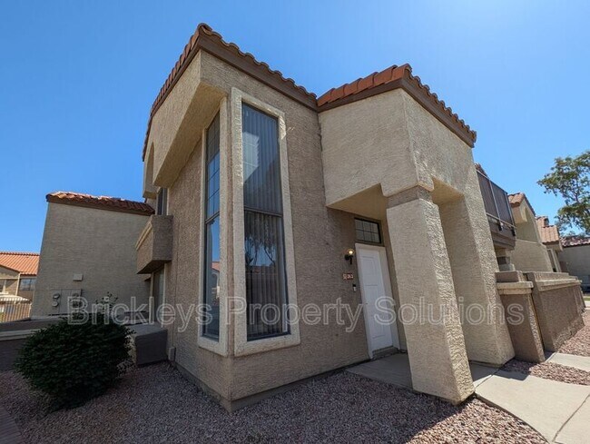 Building Photo - 1905 E University Dr