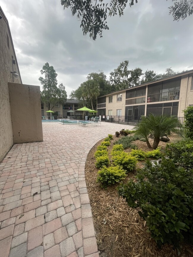 Foto del edificio - 5506 Pokeweed Ct