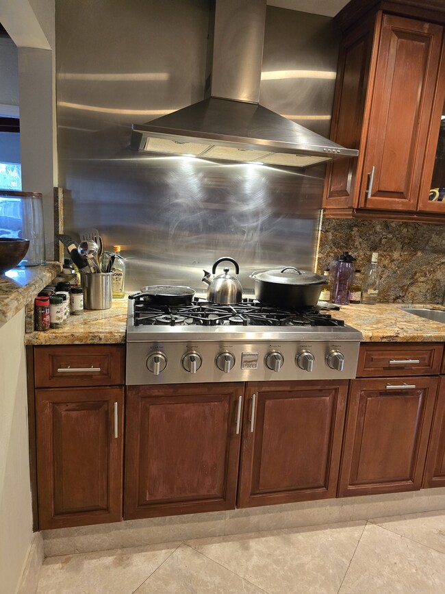 Building Photo - 6364 SW 33rd St