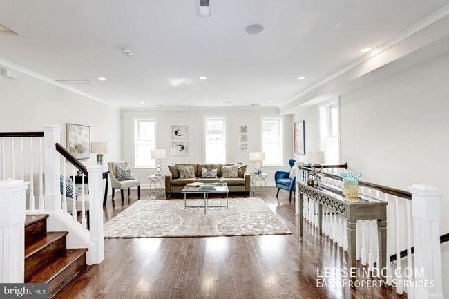 Foto del edificio - 547 Park Rd NW