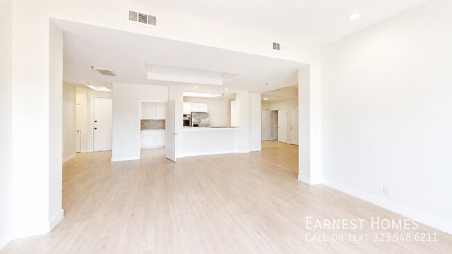 Foto del edificio - 4348 Mammoth Ave