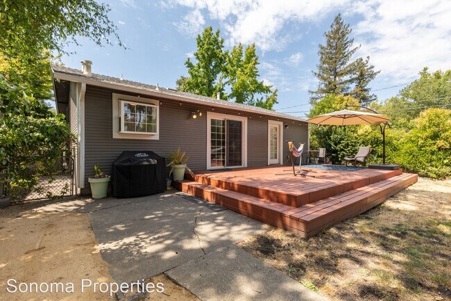 Building Photo - 3 br, 1 bath House - 250 Maple Street