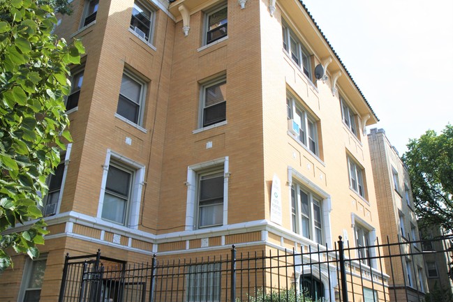 Building Photo - 4855 N Kimball Ave