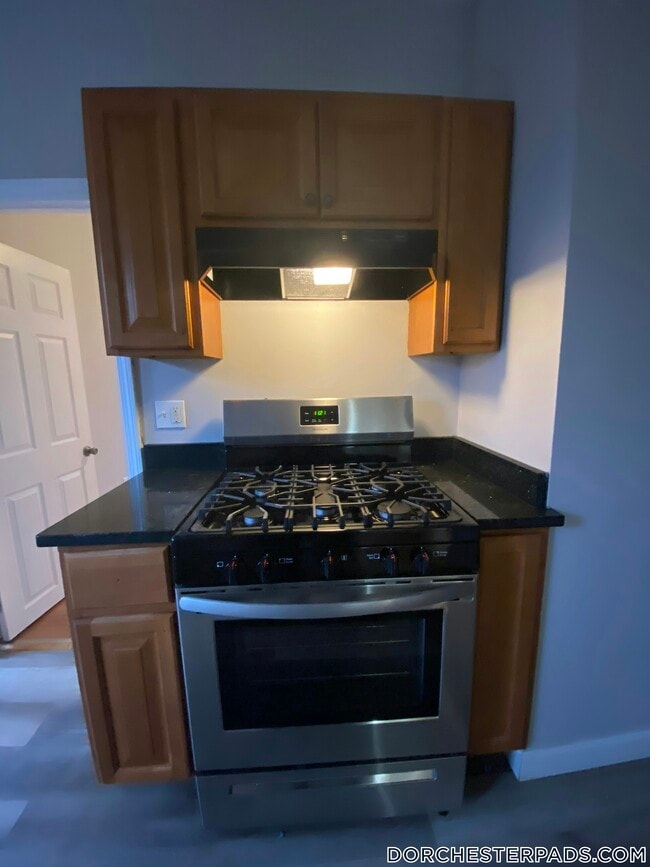 Building Photo - 96 Woodledge St