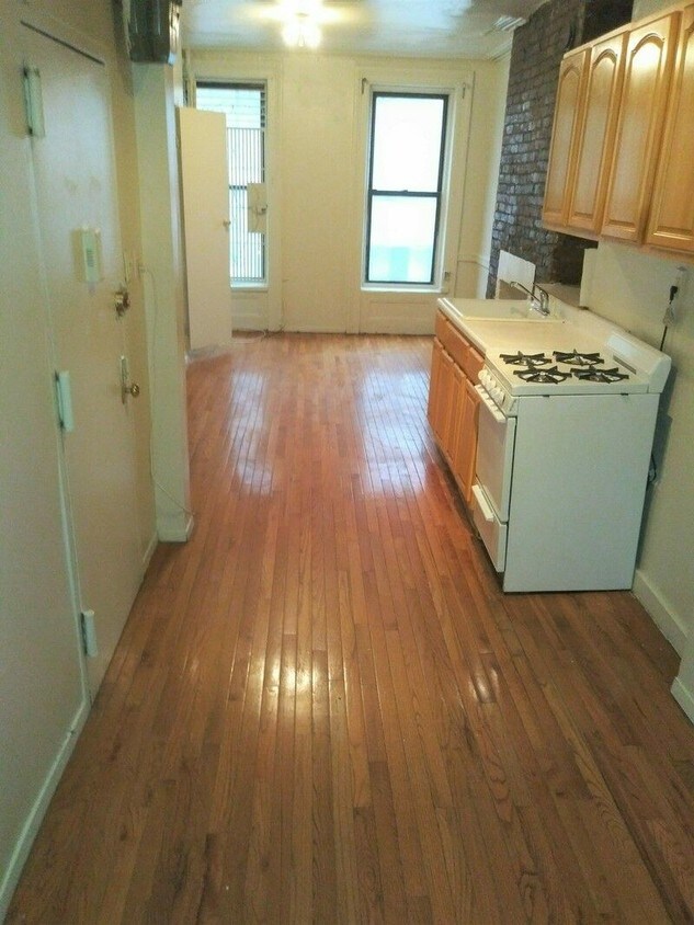 Primary Photo - 39 1st Avenue