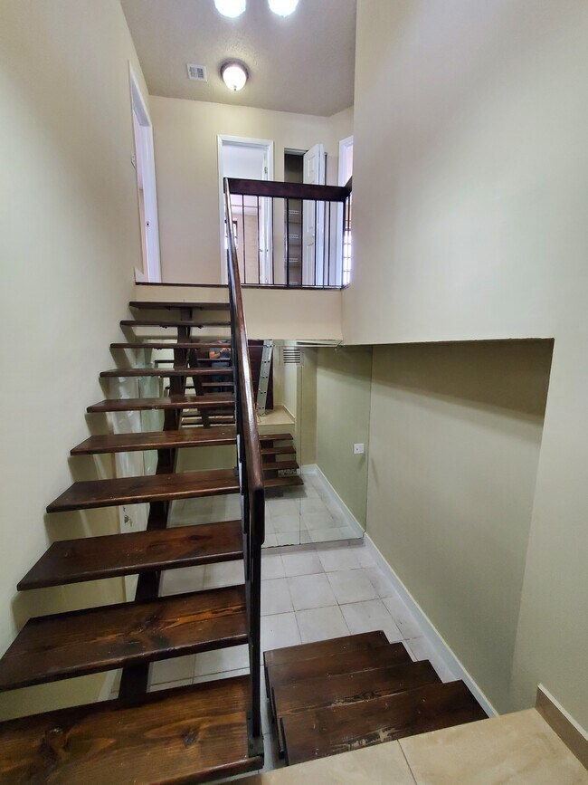 Foyer/Stairs - 600 SW 89th Ct