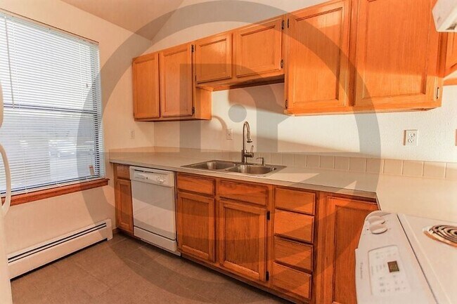 Building Photo - 3141 Bell Dr