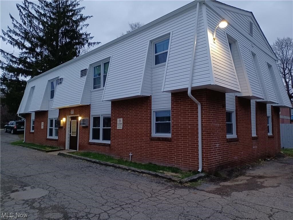 Foto del edificio - 137 Shields Rd