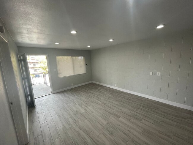 Building Photo - Charming 1-Bedroom Apartment – Prime Las Vegas Location