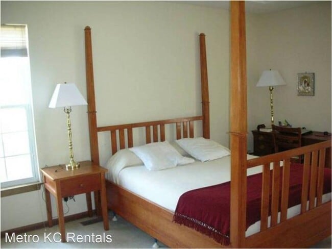 Building Photo - 3 br, 2.5 bath House - 2120 High St
