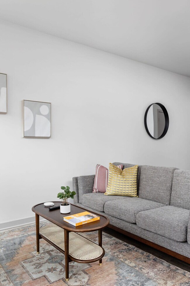 Foto del edificio - 747 N College Ave