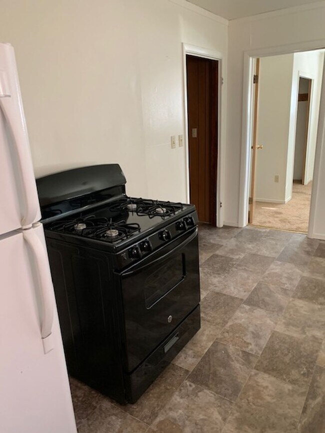 Foto del edificio - 321 Normal Ave