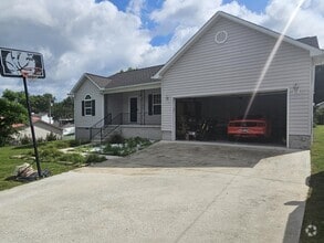Building Photo - 108 Bertha Ln