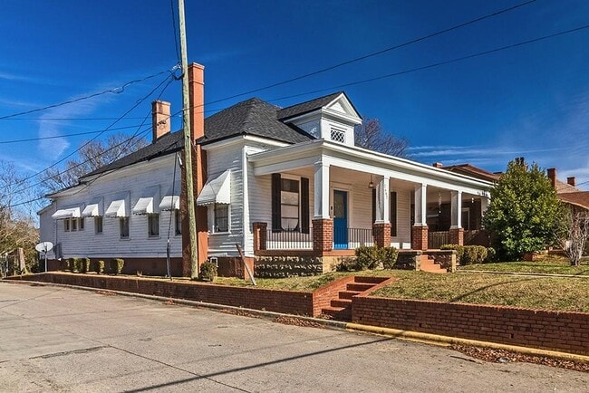 Foto del edificio - 2497 Napier Ave