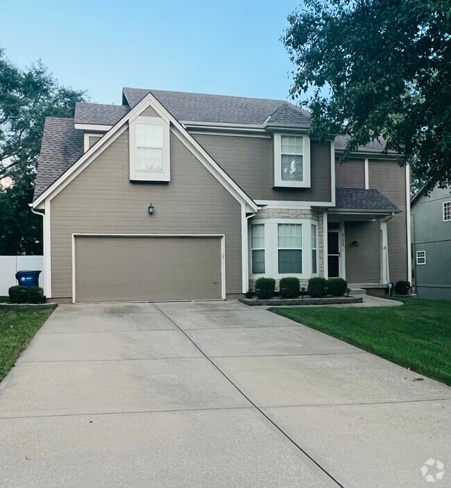 South Park Apartments for Rent with Extra Storage Merriam, KS 1