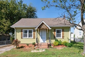 Building Photo - 605 Annex Ave