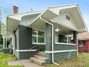Building Photo - 3002 Porter Ave
