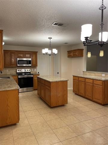 Building Photo - 817 Parkhill Dr