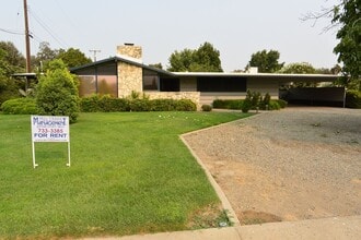 Building Photo - 108 N Crenshaw St