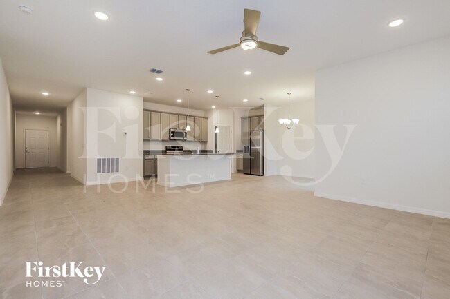 Foto del edificio - 405 Reina Wy