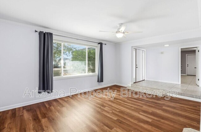 Building Photo - 1704 E Bell De Mar Dr