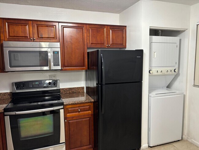 Foto del edificio - 9959 Nob Hill Pl