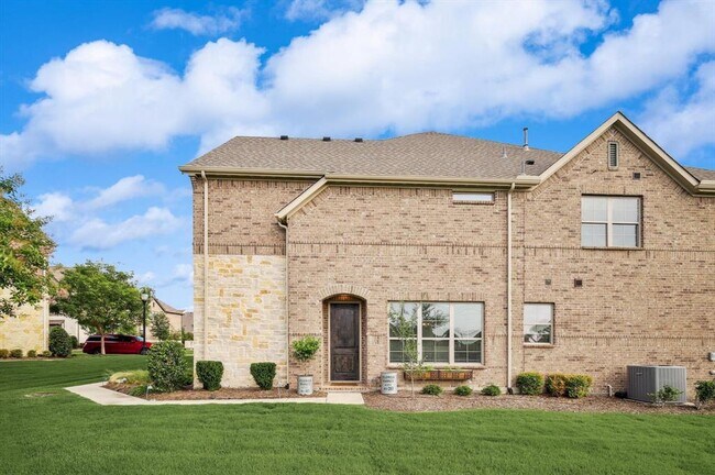 Building Photo - 5200 McPherson Ln