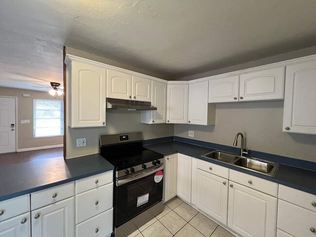 Building Photo - 3702 SW 58th Terrace