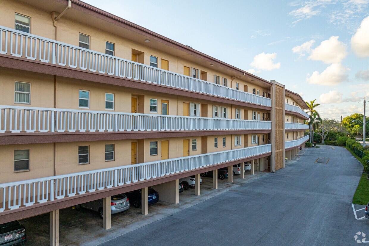 Building Photo - Plantation Terrace