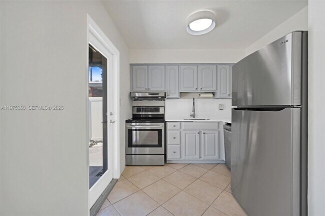 Foto del edificio - 380 NW 47th Ct