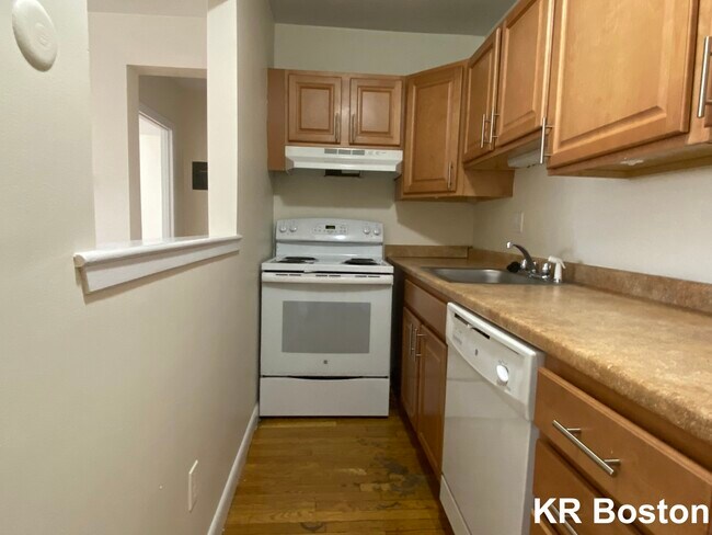 Building Photo - 38 Allston St