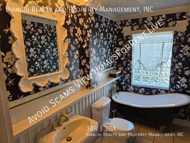 Foto del edificio - 1132 Ridge Dr