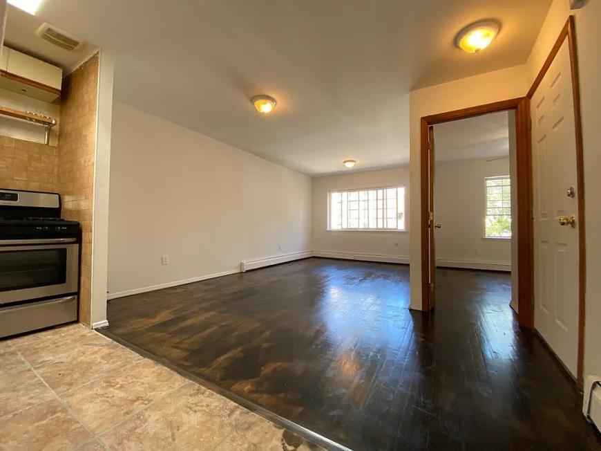 Foto principal - 3 bedroom in BROOKLYN NY 11216