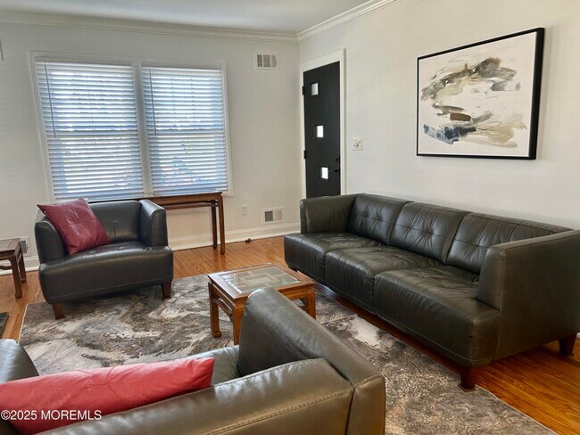 Foto del edificio - 303 Evergreen Ave