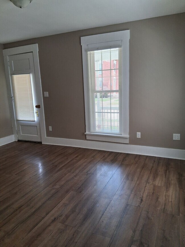 Foto del edificio - Charming Spacious Townhouse