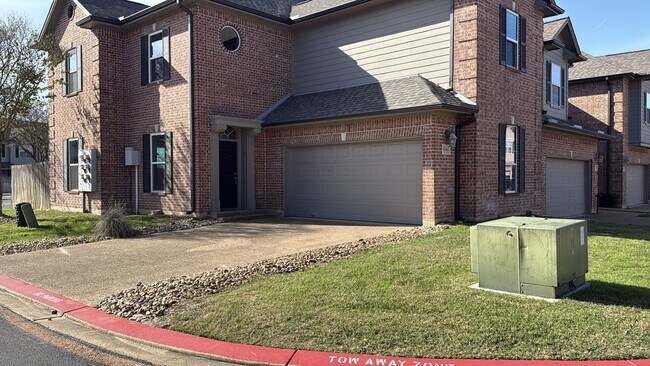 Foto del edificio - 1425 W Villa Maria Rd