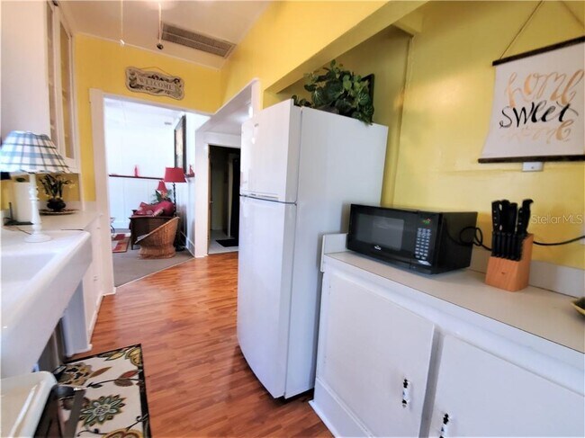 Foto del edificio - 6509 Grand Blvd